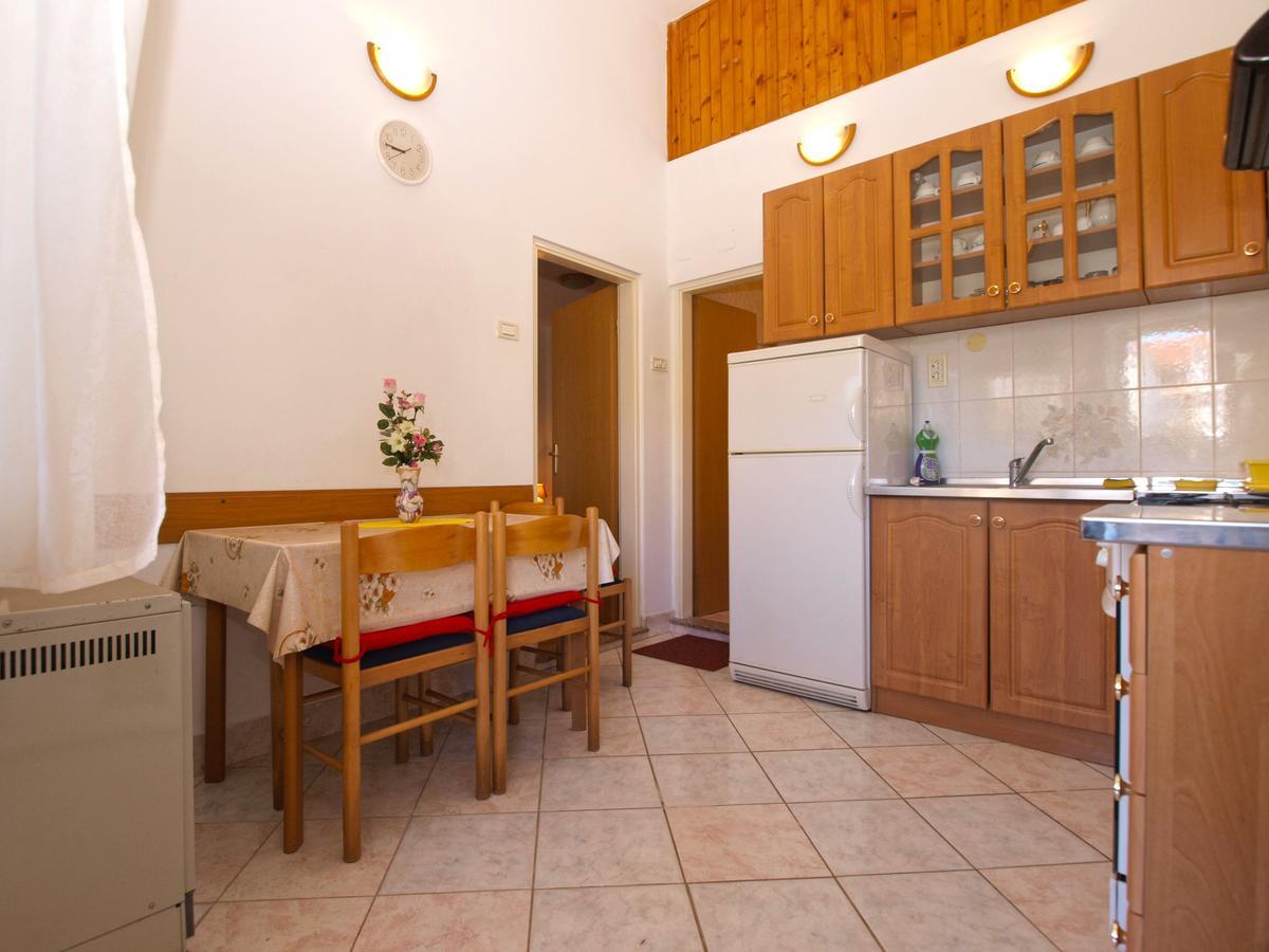 Apartments Mladen 1588 プーラ エクステリア 写真