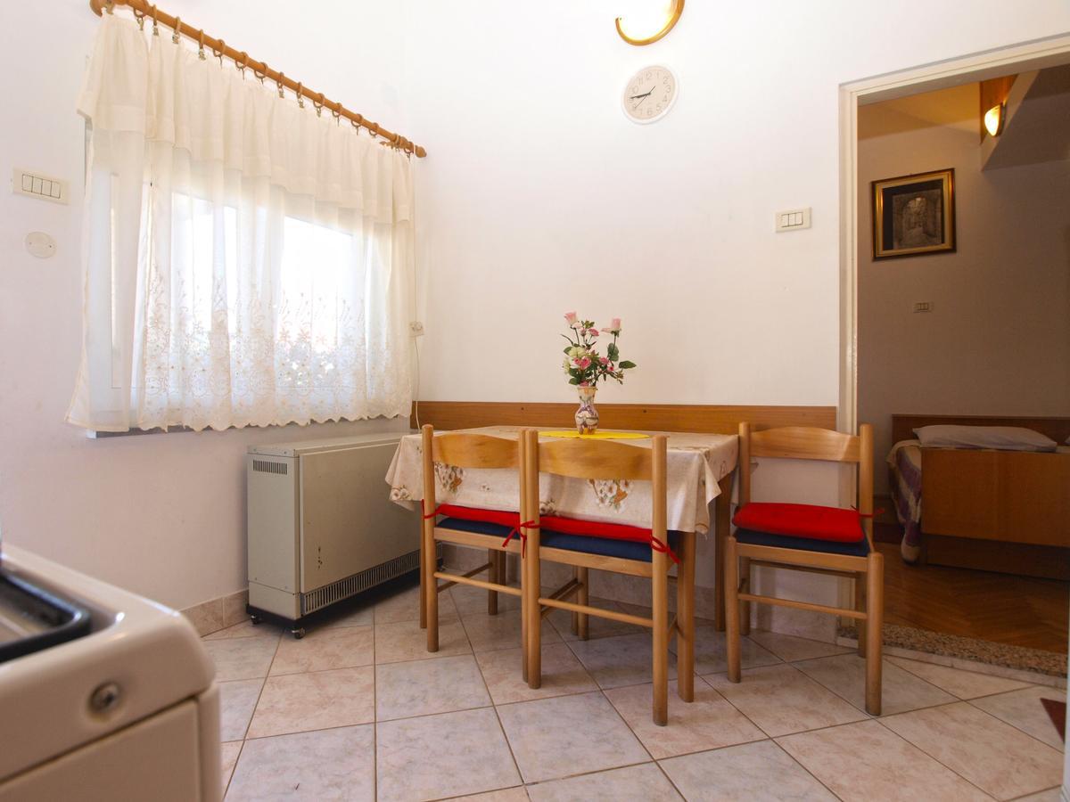 Apartments Mladen 1588 プーラ エクステリア 写真