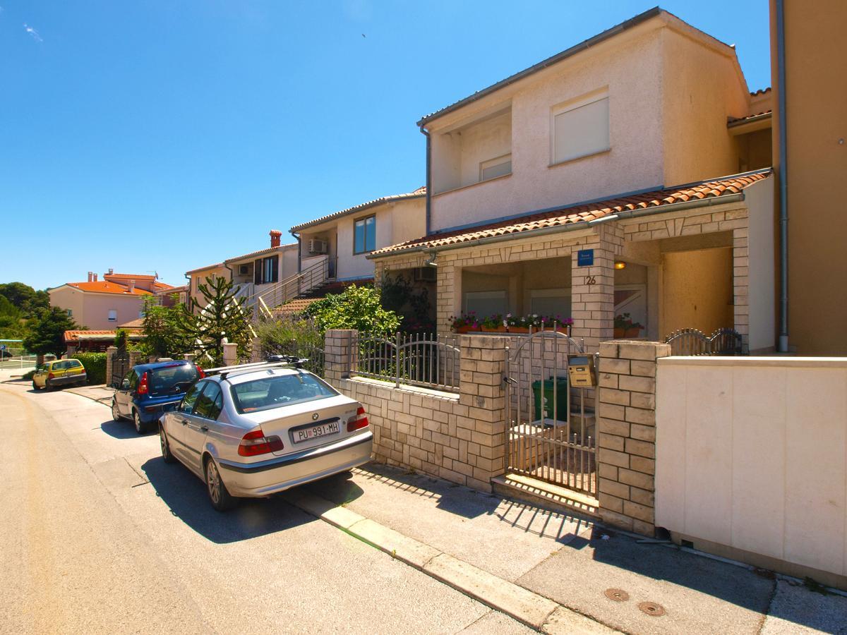 Apartments Mladen 1588 プーラ エクステリア 写真