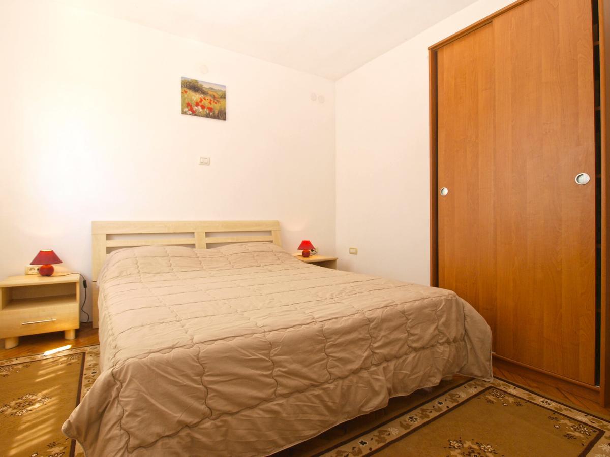 Apartments Mladen 1588 プーラ エクステリア 写真
